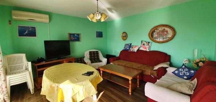 Image No.24-8 Bed Property for sale