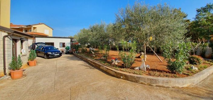 Image No.5-8 Bed Property for sale