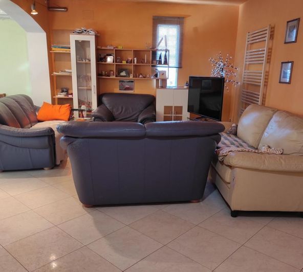 Image No.7-3 Bed Property for sale