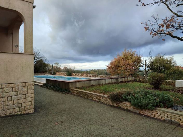 Image No.10-6 Bed Property for sale