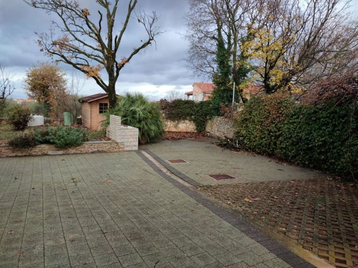 Image No.14-6 Bed Property for sale