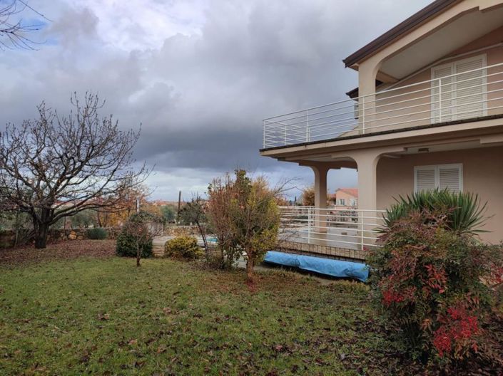 Image No.19-6 Bed Property for sale