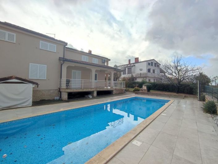 Image No.3-6 Bed Property for sale