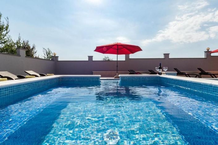 Image No.3-Propriété de 7 chambres à vendre à Croatie