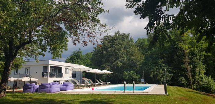 Image No.1-4 Bed Property for sale