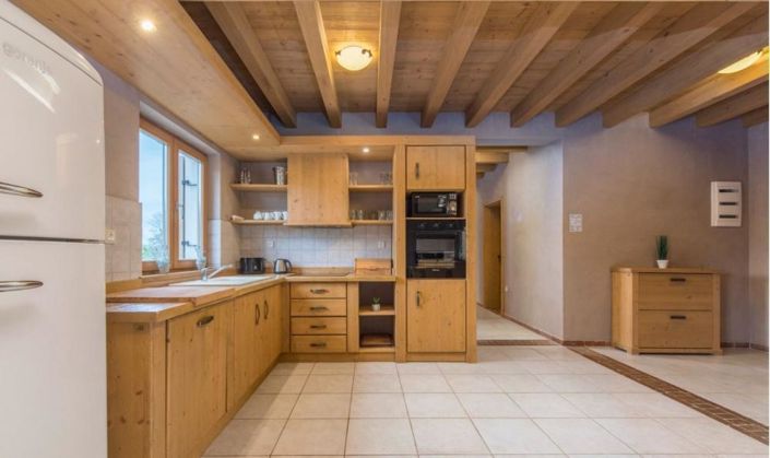 Image No.15-28 Bed Property for sale