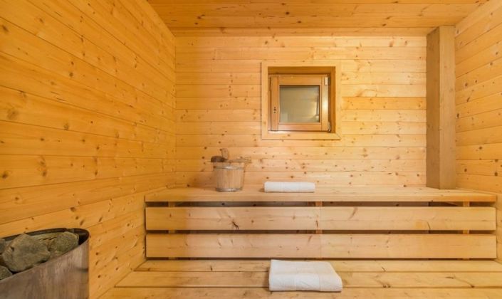 Image No.18-28 Bed Property for sale