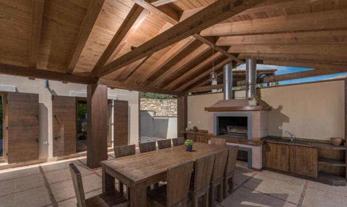 Image No.2-28 Bed Property for sale