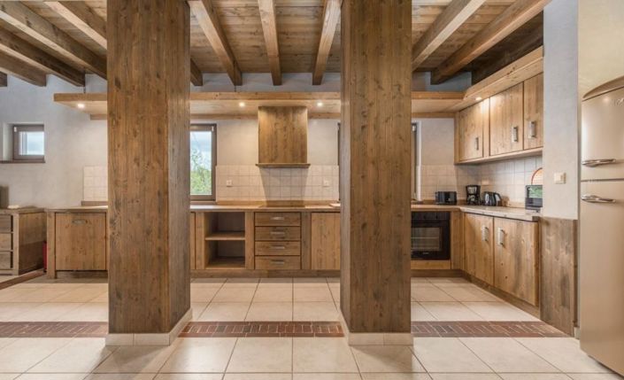 Image No.24-28 Bed Property for sale