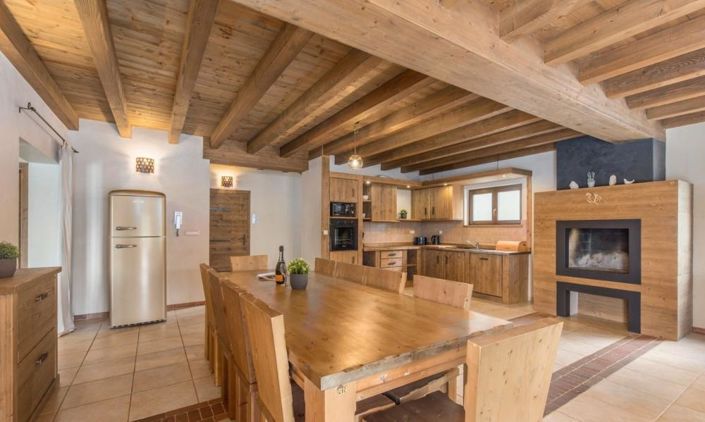 Image No.4-28 Bed Property for sale