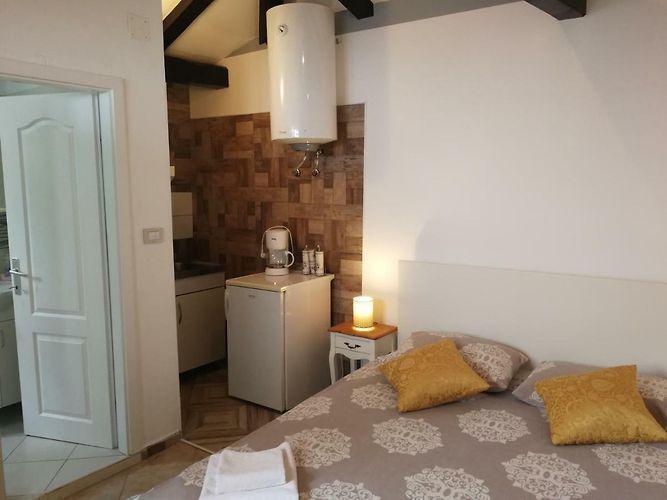 Image No.15-14 Bed Property for sale