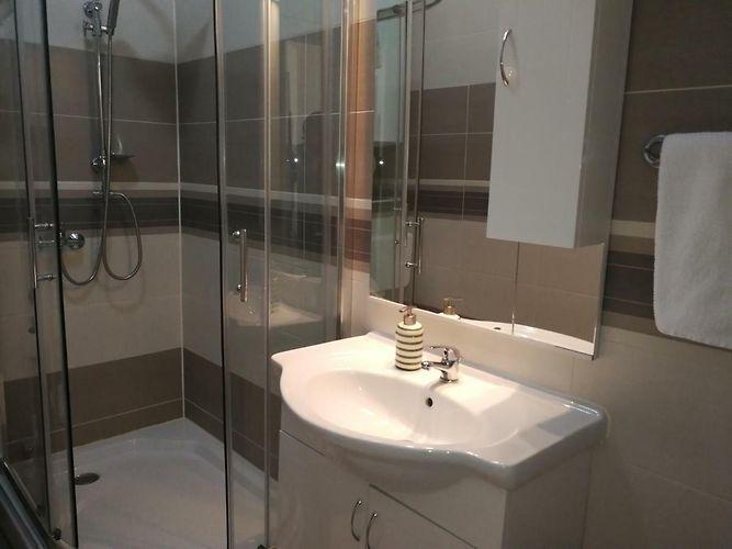 Image No.16-14 Bed Property for sale