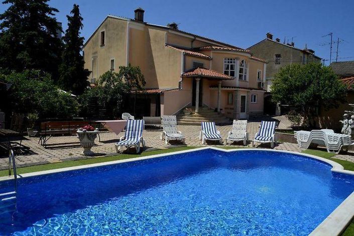 Image No.2-14 Bed Property for sale