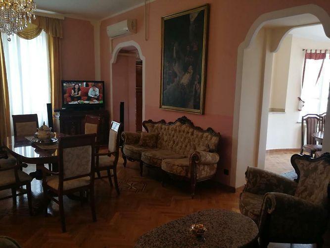 Image No.21-14 Bed Property for sale