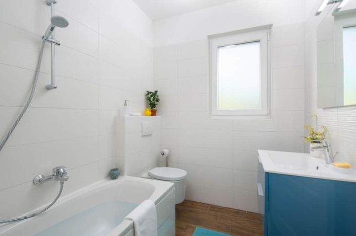 Image No.11-3 Bed Property for sale