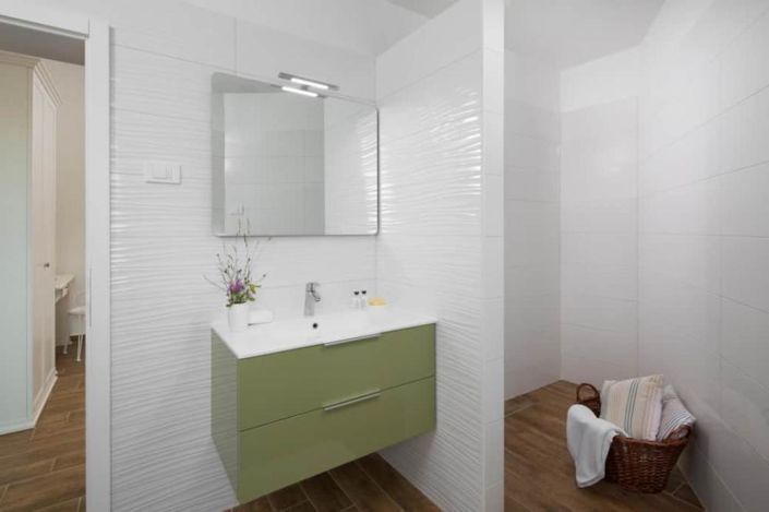 Image No.15-3 Bed Property for sale