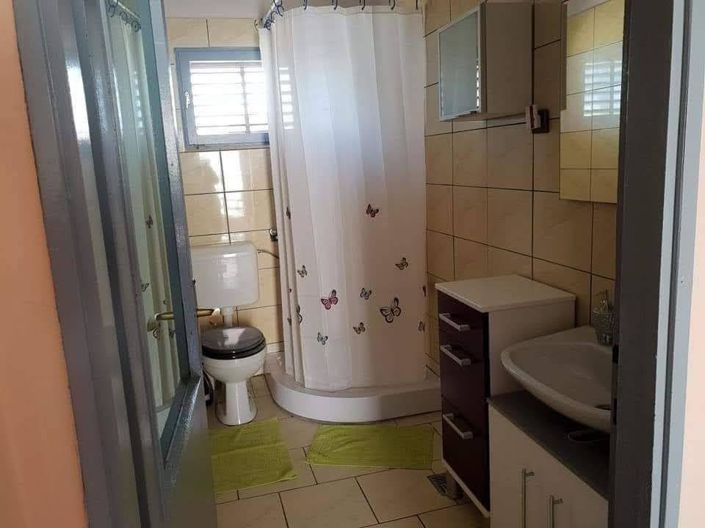 Image No.18-Propriété de 6 chambres à vendre à Nin