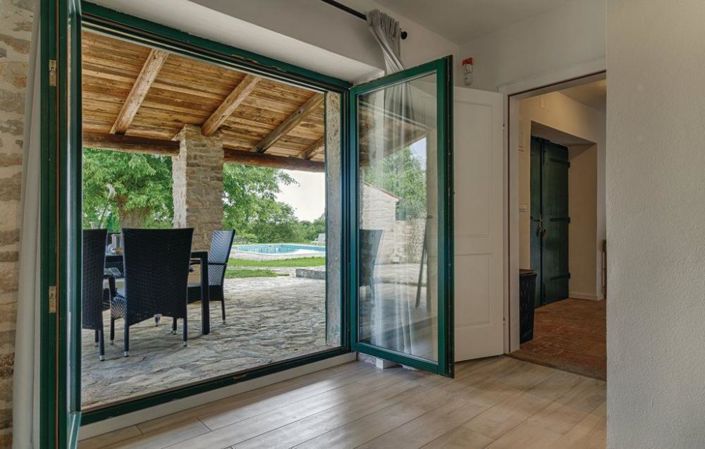 Image No.10-4 Bed Property for sale