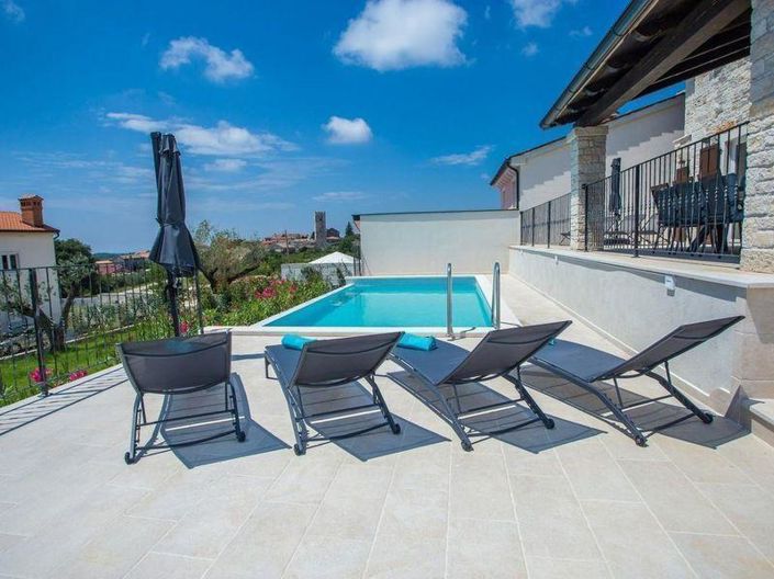 Image No.3-4 Bed Property for sale