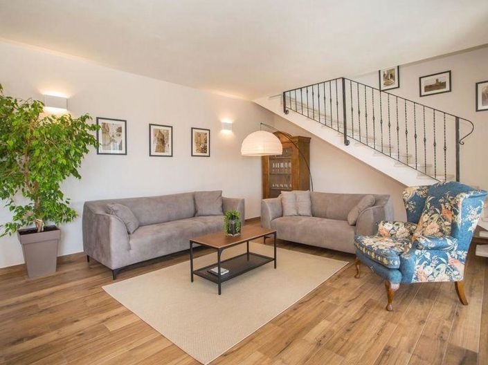 Image No.6-4 Bed Property for sale