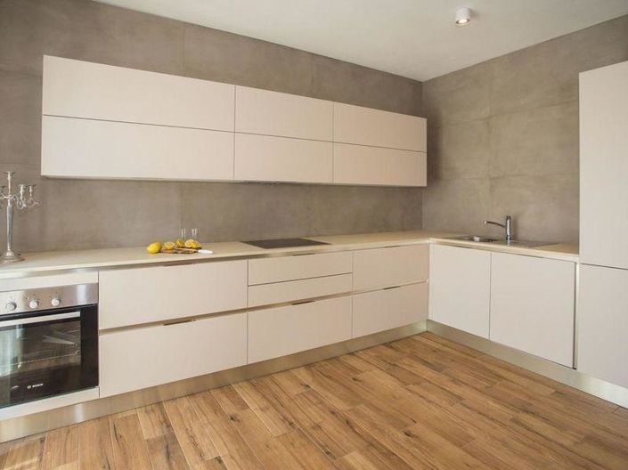 Image No.8-4 Bed Property for sale