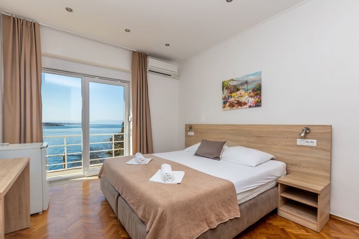 Image No.1-Propriété de 10 chambres à vendre à Croatie