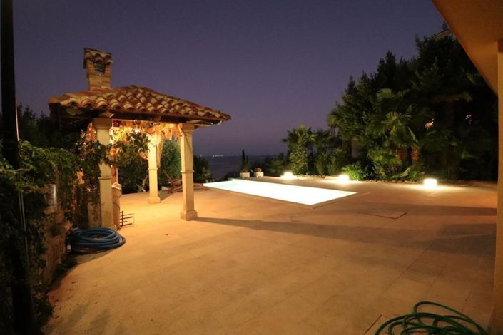 Image No.19-3 Bed Property for sale