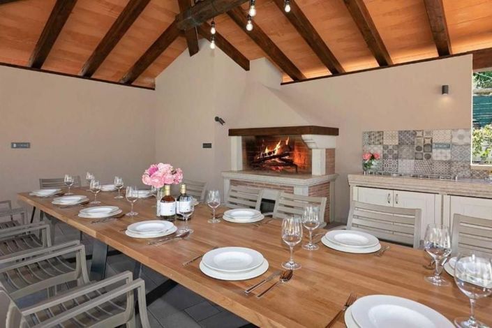 Image No.9-6 Bed Property for sale