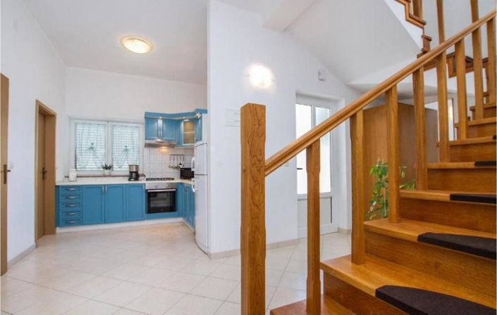 Image No.17-4 Bed Property for sale