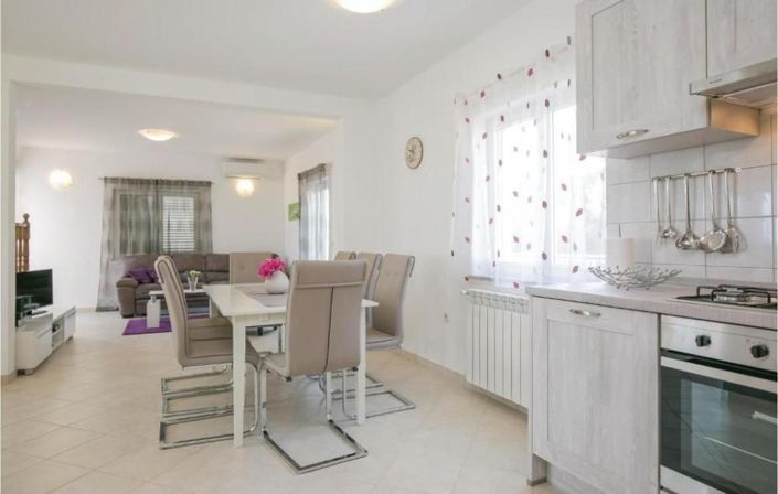 Image No.15-4 Bed Property for sale