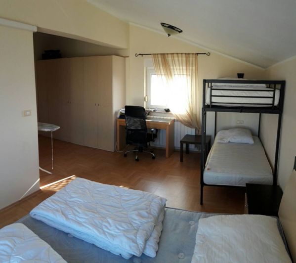 Image No.23-19 Bed Property for sale