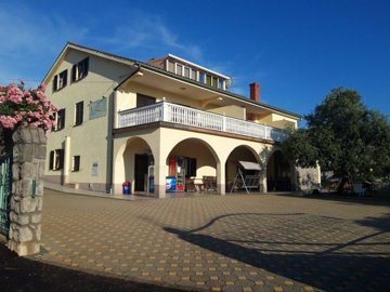 1 - Malinska-Dubašnica, Property