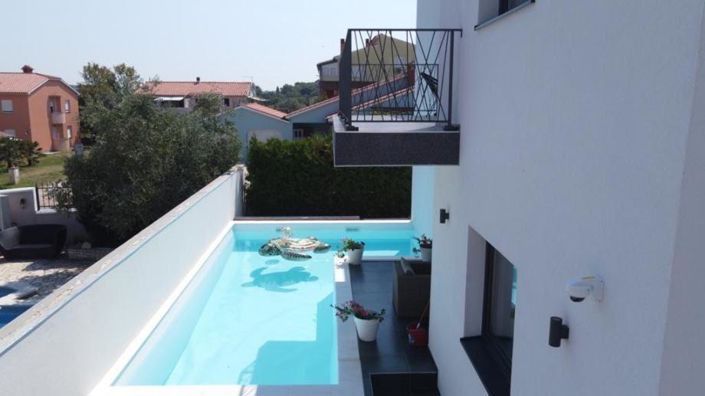 Image No.5-5 Bed Property for sale