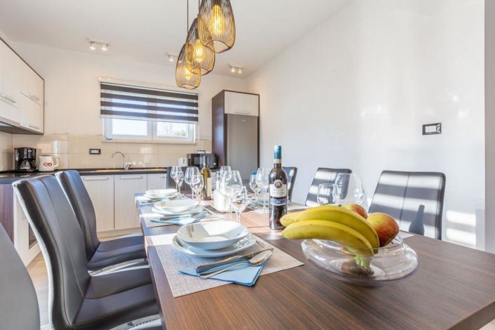 Image No.14-3 Bed Property for sale