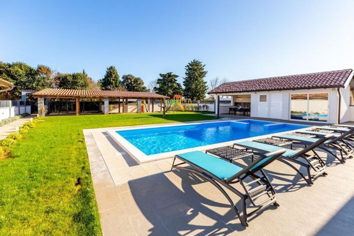 Image No.4-3 Bed Property for sale