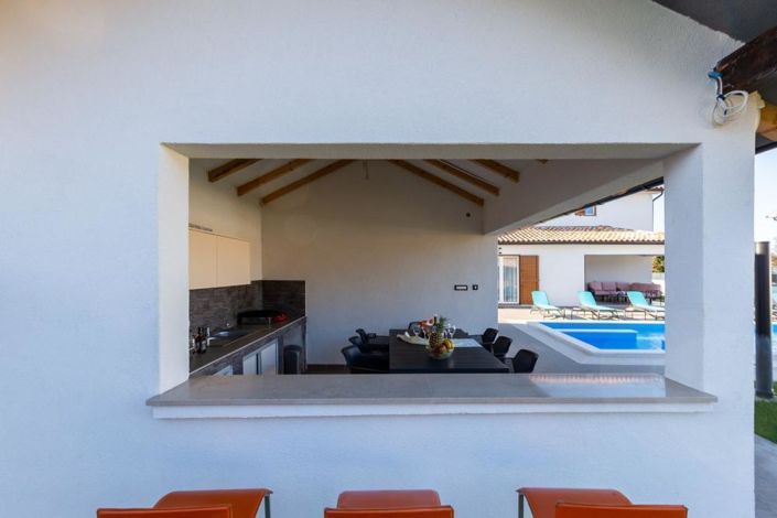 Image No.4-3 Bed Property for sale