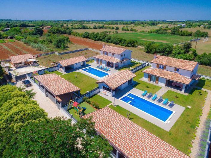 Image No.1-Propriété de 6 chambres à vendre à Croatie