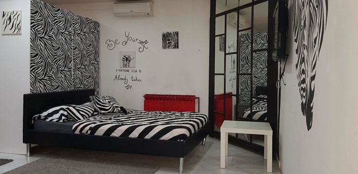 Image No.15-12 Bed Property for sale