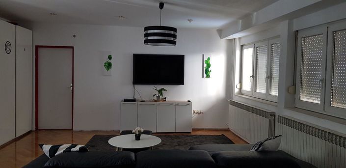 Image No.17-12 Bed Property for sale