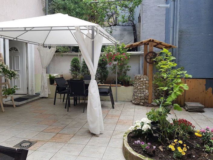 Image No.5-12 Bed Property for sale