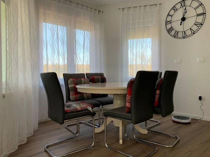 Image No.18-3 Bed Property for sale