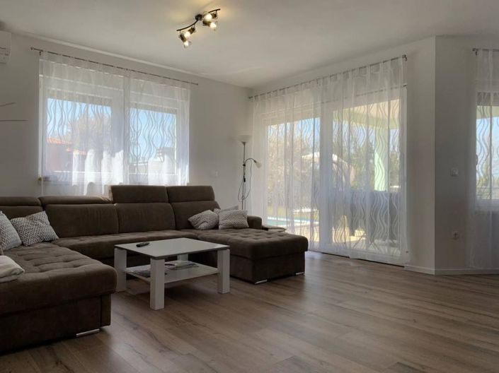 Image No.21-3 Bed Property for sale