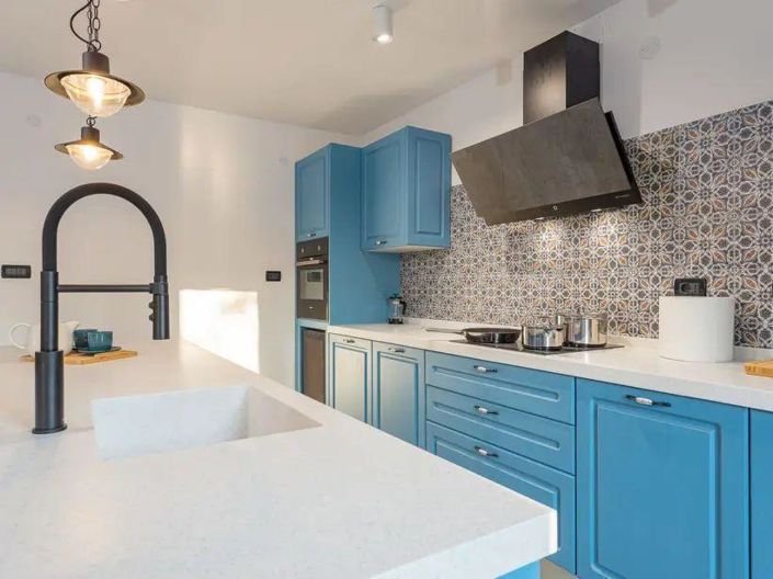 Image No.11-4 Bed Property for sale