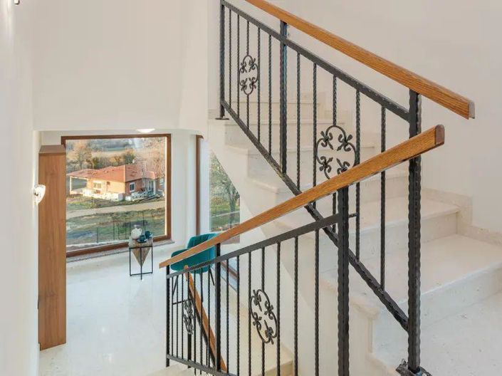 Image No.20-4 Bed Property for sale