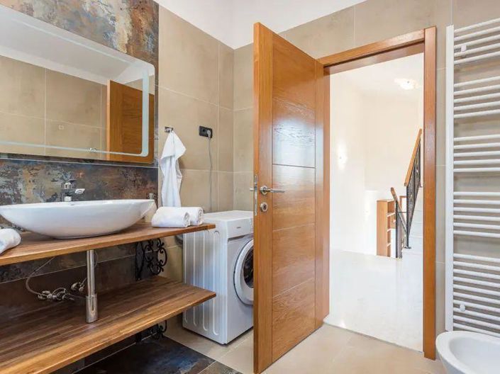 Image No.23-4 Bed Property for sale