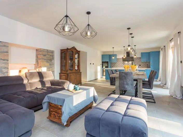 Image No.5-4 Bed Property for sale