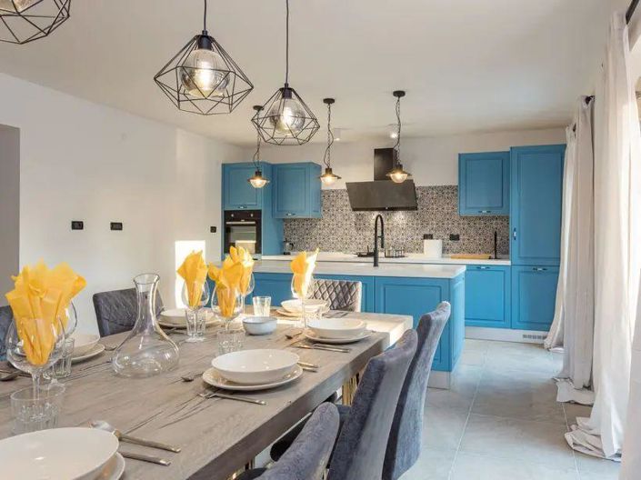 Image No.7-4 Bed Property for sale