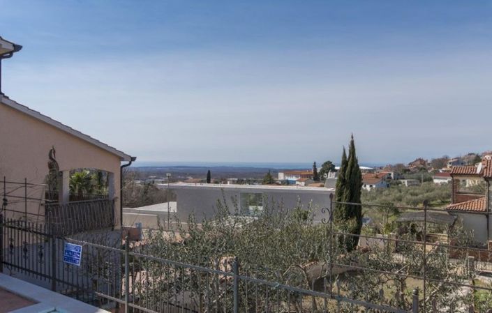 Image No.20-3 Bed Property for sale