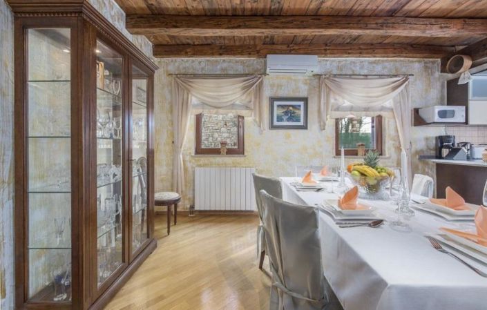 Image No.8-3 Bed Property for sale