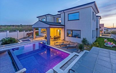 1 - Medulin, Property